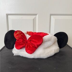 Disney Parks Minnie Mouse Mrs. Claus Christmas Plush Hat